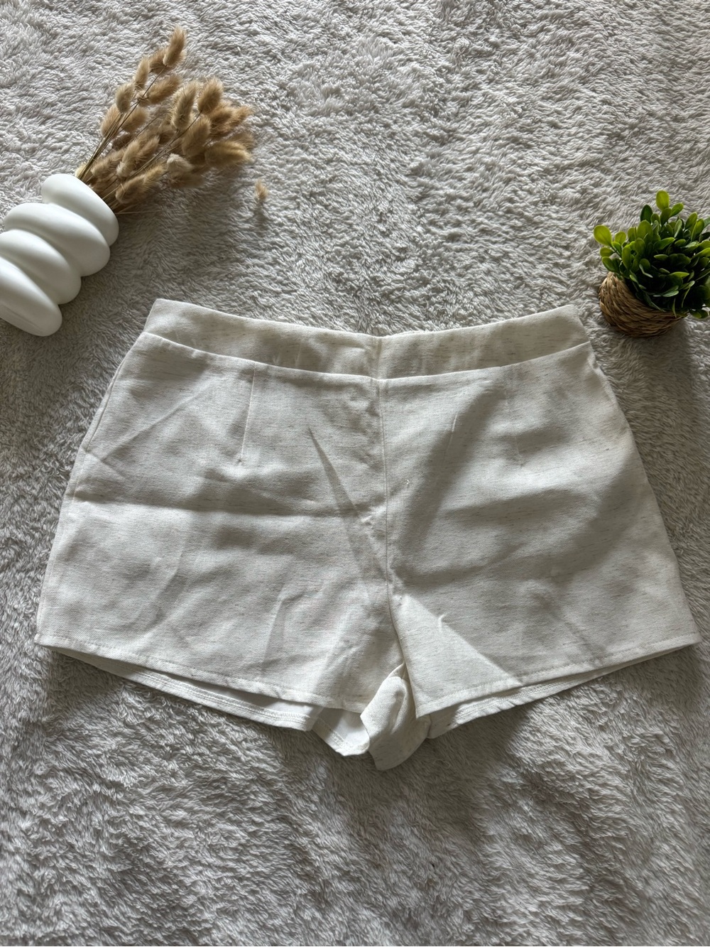 Women’s Beige High-Waisted Linen-Look Shorts Size XL – New